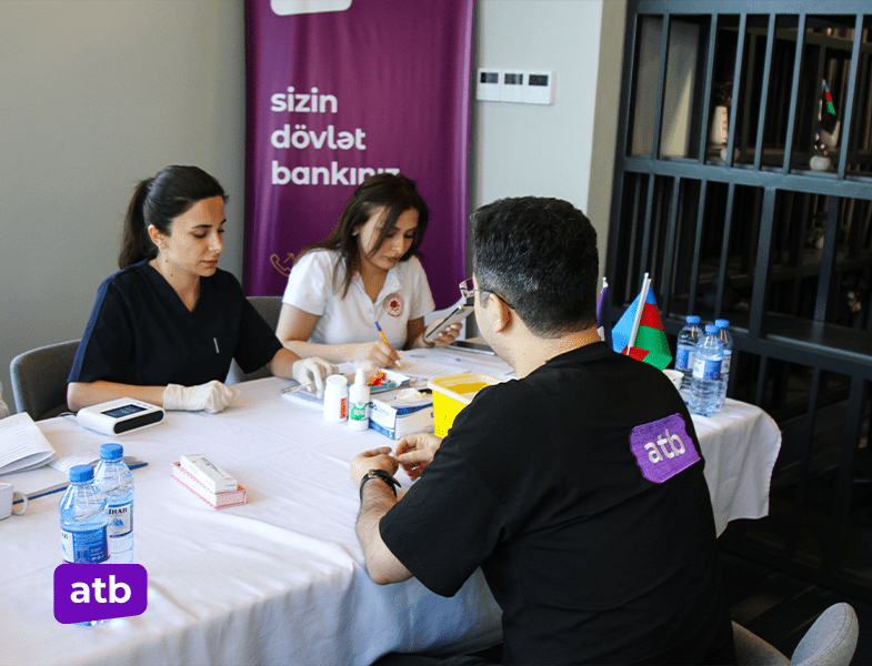 Azər Türk Bankda qanvermə aksiyası keçirilib 2 D 3