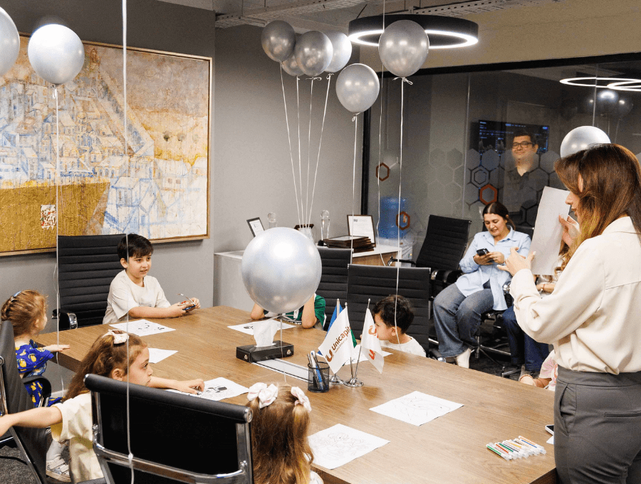 Unicapital “Mən də investor ola bilərəm” layihəsini həyata keçirib 1 Foto 2 3