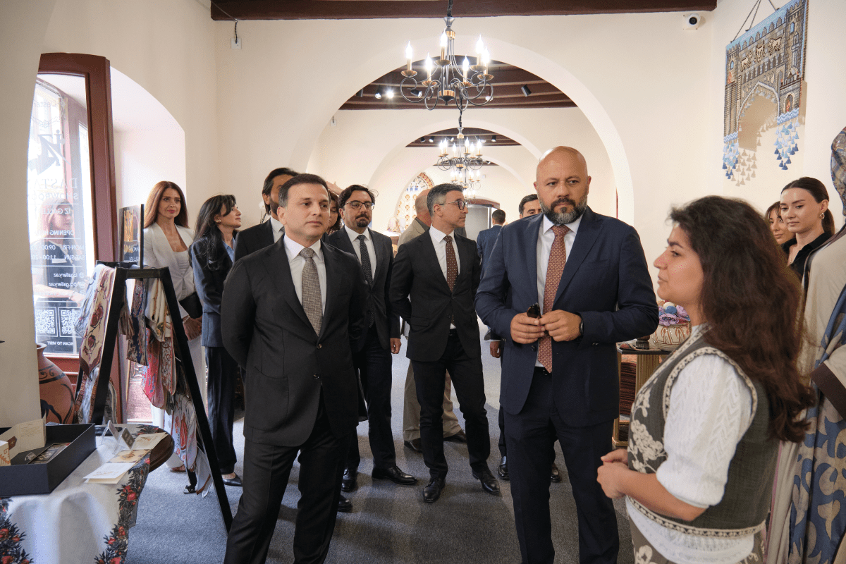 Azerconnect Group İçərişəhərdə süni intellekt əsaslı həllər tətbiq edəcək 4 Foto 5