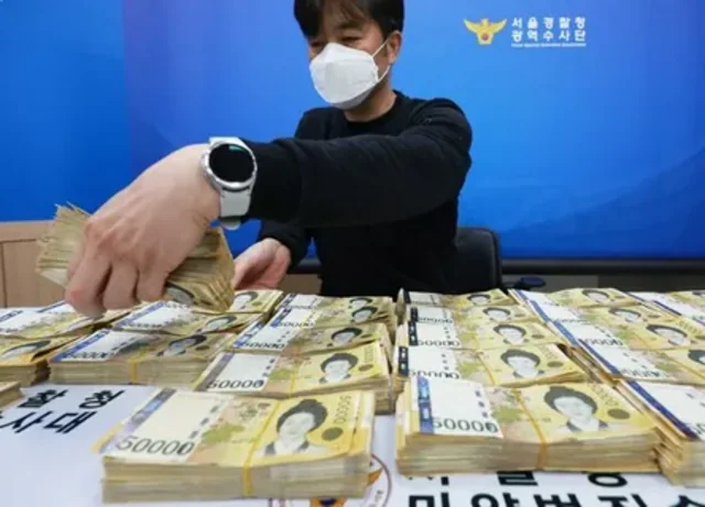 Bank rəhbəri 45 min dolları oğuqlayaraq oyun pulları ilə əvəz edib 1 1