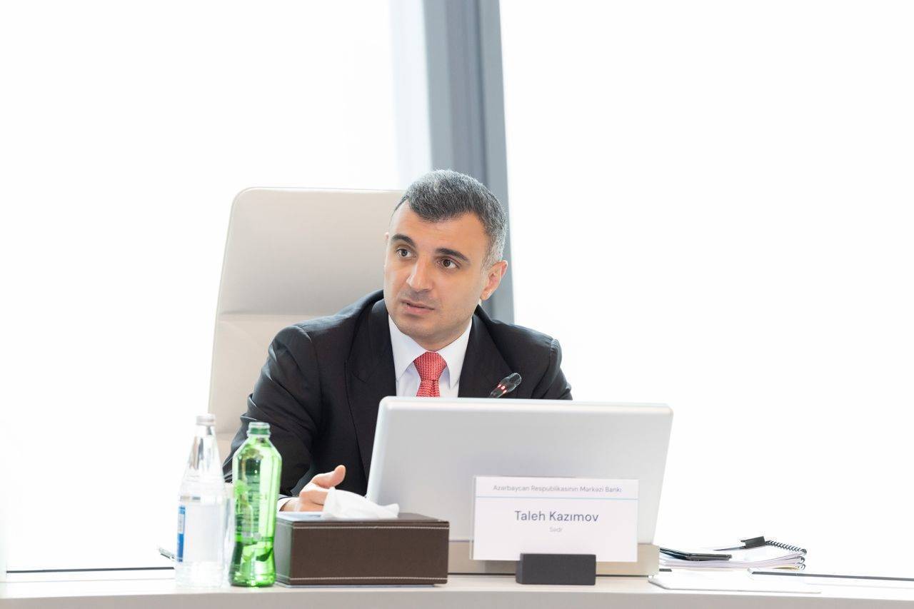 Taleh Kazımov bankların rəhbər şəxslərini topladı 1 2 12