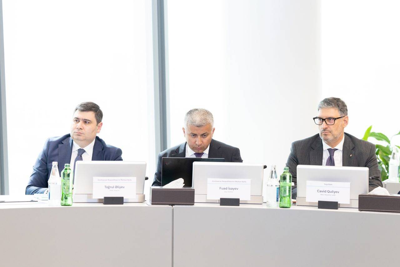 Taleh Kazımov bankların rəhbər şəxslərini topladı 2 3 14