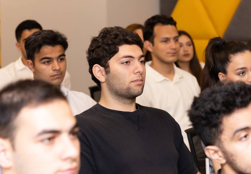 Yelo Bank-ın “Summer Challenge” yay təcrübə proqramı başladı! 6 ISAQ3760