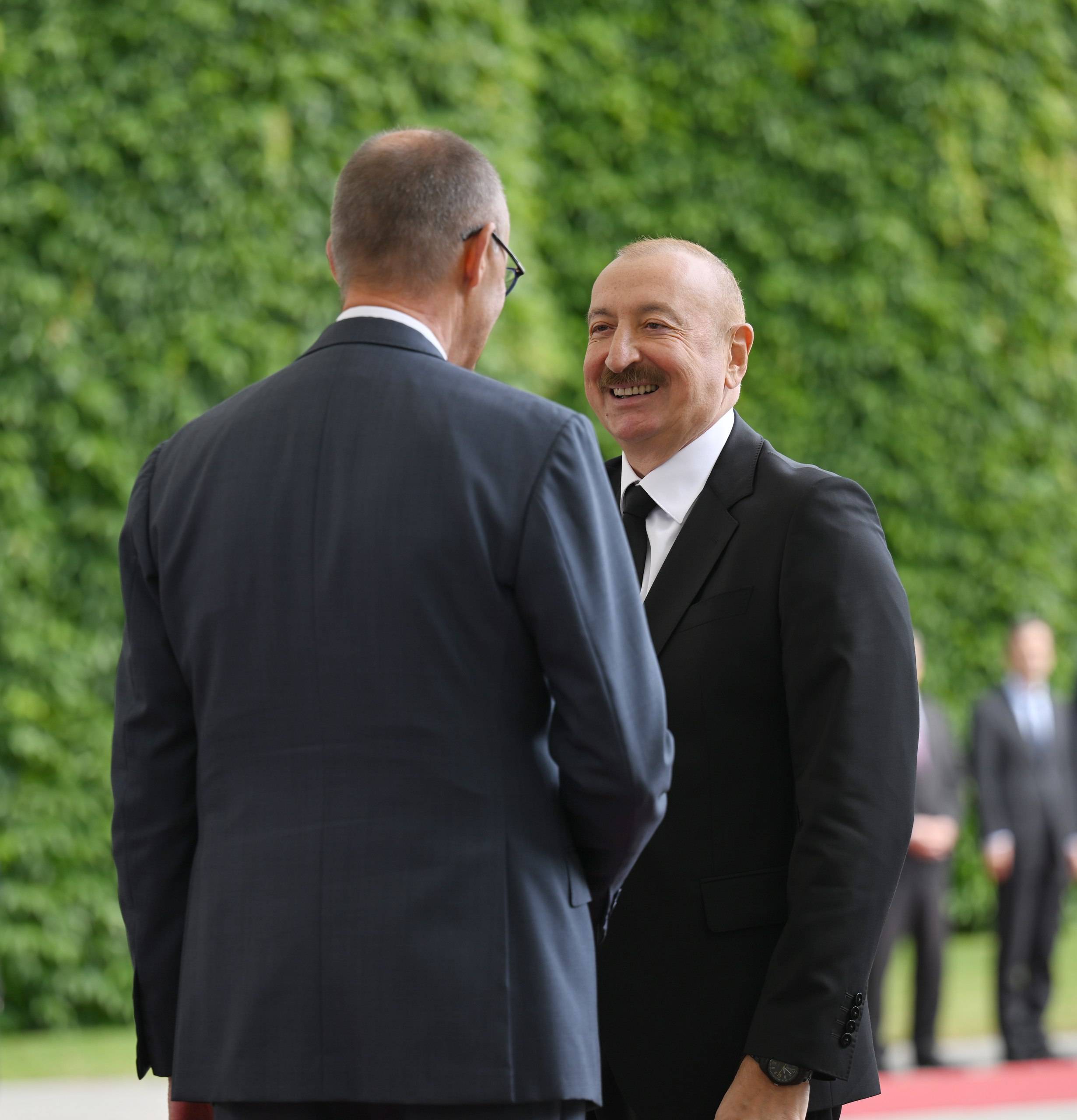 Prezident İlham Əliyev ilə Federal Kansler Fridrix Mertsin geniş tərkibdə görüşü olub 5 photo 2026 07 21 15 39 52 4