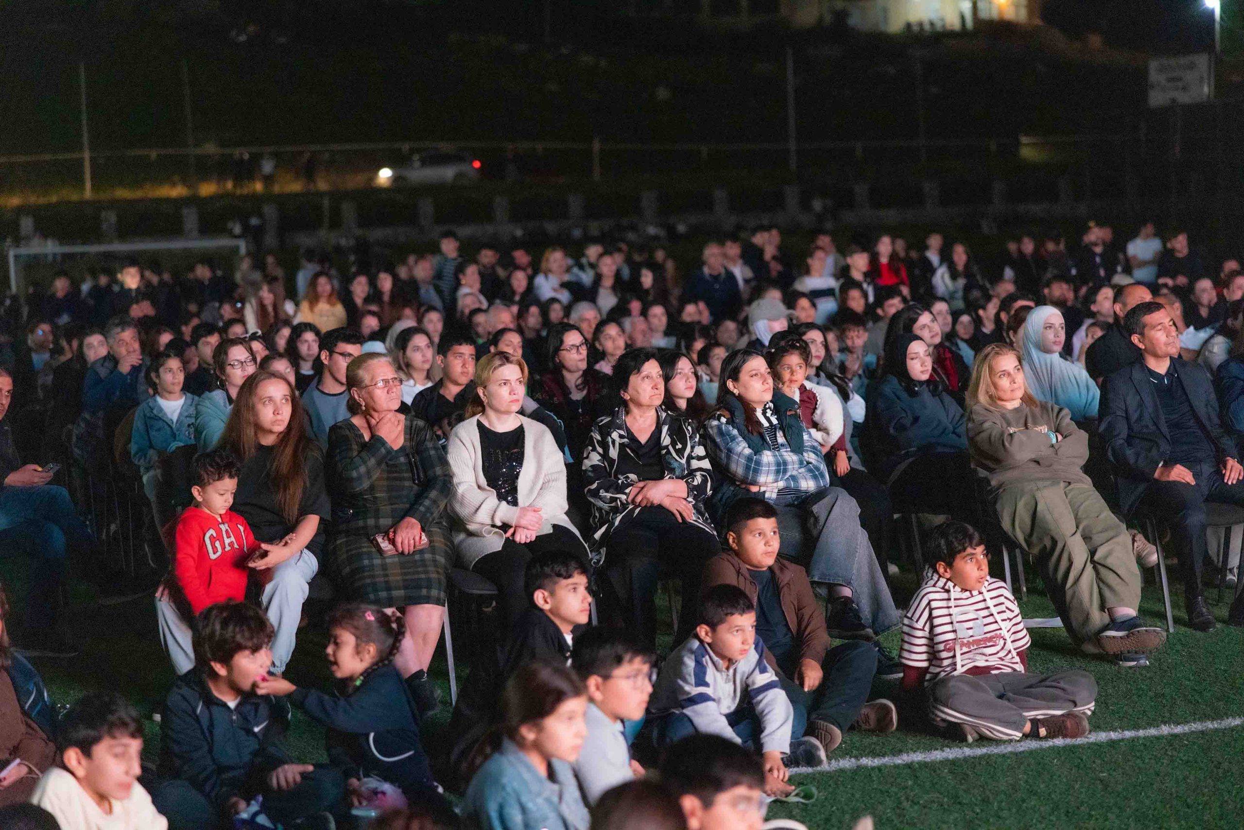 “AzerGold” QSC və Bakı Media Mərkəzinin təşkilatçılığı ilə Daşkəsəndə milli kino seansı keçirilib 9 10 scaled