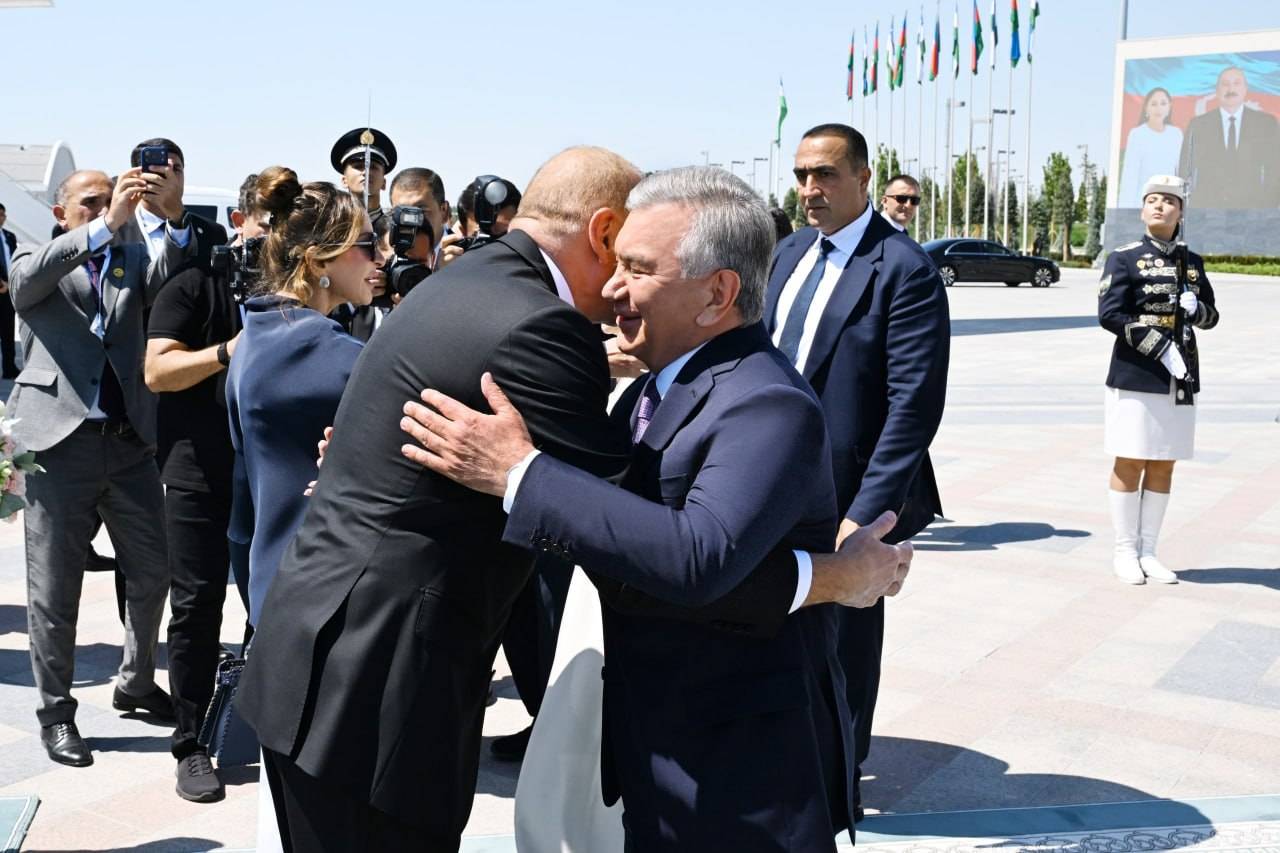 İlham Əliyev Özbəkistana səfər edib 1 12