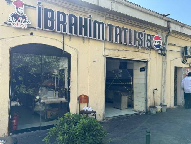 Bakıda məşhur kabab evində ətdən at DNT-si aşkarlandı: Sahibi məsuliyyətə cəlb edildi (Fotolar) 1 2 8