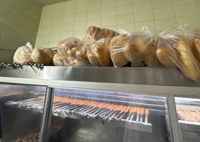 Bakıda məşhur kabab evində ətdən at DNT-si aşkarlandı: Sahibi məsuliyyətə cəlb edildi (Fotolar) 3 4 5