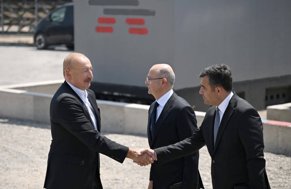 Prezident Naxçıvanda “Şəms 1” və “Qərbi Üfüq” Günəş Elektrik stansiyalarında görülən işlərlə tanış olub 1 6a7b44c8ce8f36a7b44c8ce8f417864634326a7b44c8ce8f16a7b44c8ce8f2