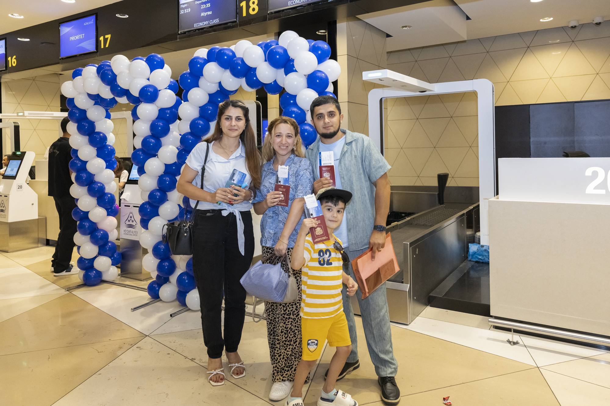 Azərbaycan Hava Yolları Atırauya ilk reysini uğurla həyata keçirib 2 IMG 6753.JPG