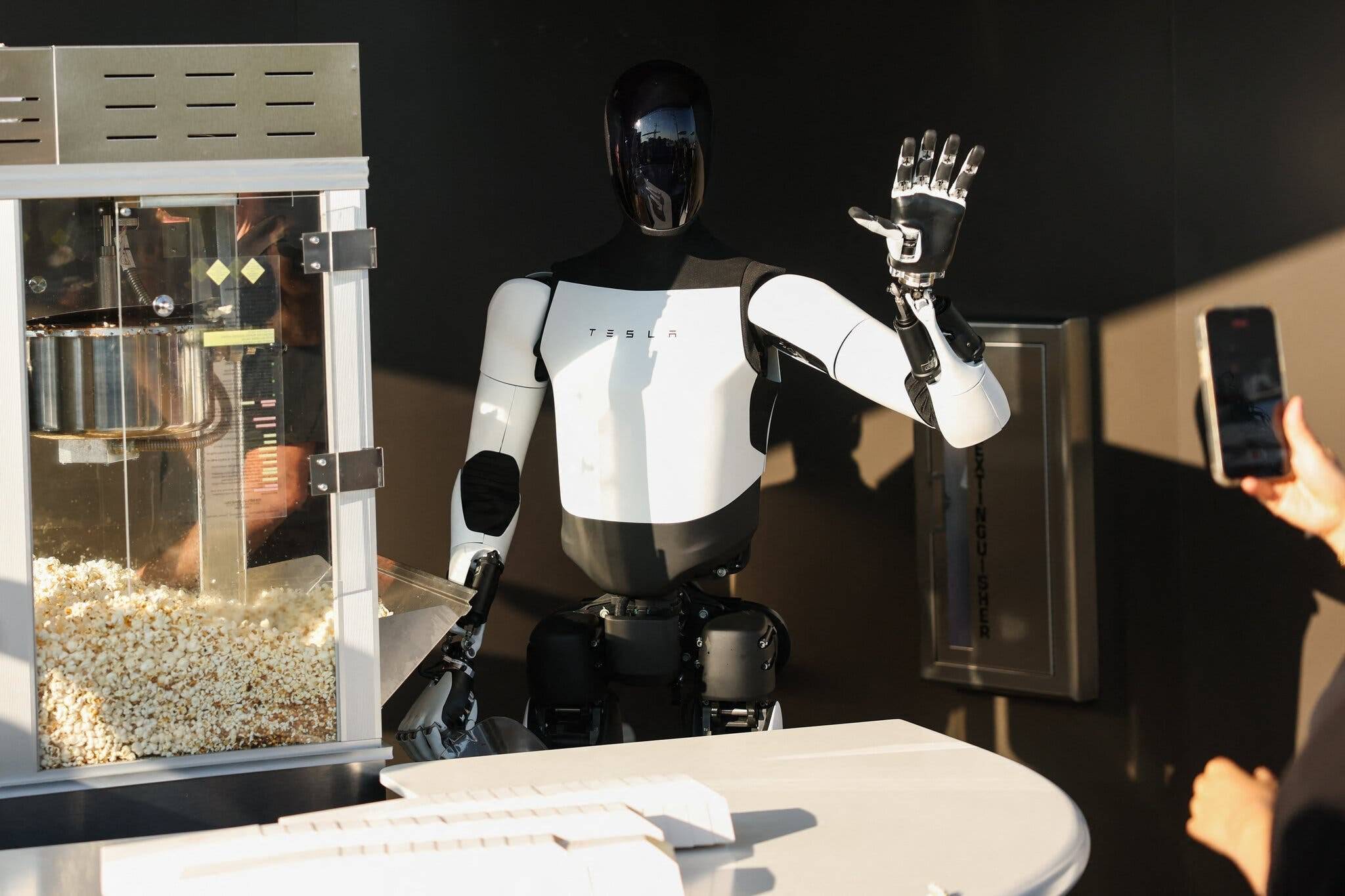 Robotlar avtomobil sənayesinin gələcəyini qurmağa necə kömək edir 2 photo 2026 08 14 17 16 30 3