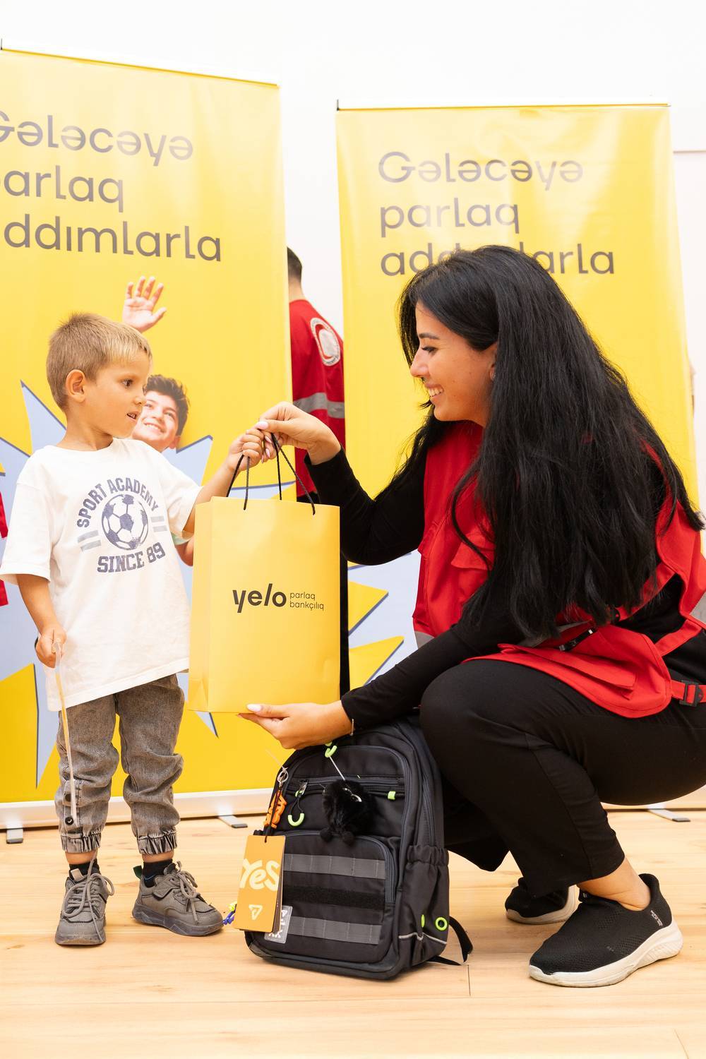 Yelo Bank Cəbrayılda birincilərin məktəb həyəcanına şərik oldu! 1 1.jpg 3