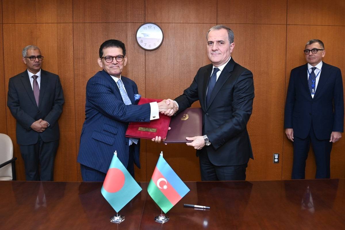 Azərbaycan və Banqladeş arasında diplomatik pasport sahibləri üçün viza rejimi ləğv edilir 1 2 6