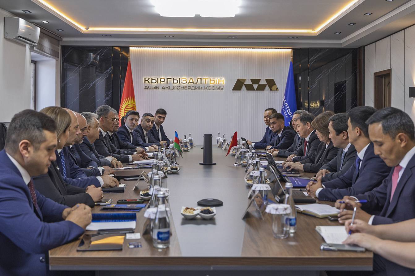 “AzerGold” və “Kyrgyzaltyn” şirkətləri Bişkekdə əməkdaşlıq perspektivlərini müzakirə ediblər 3 3 2 4