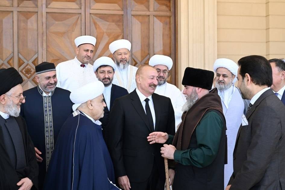 İlham Əliyev Bakıda keçirilən beynəlxalq konfransların iştirakçılarını qəbul edib 3 photo 2026 09 15 12 28 24 3