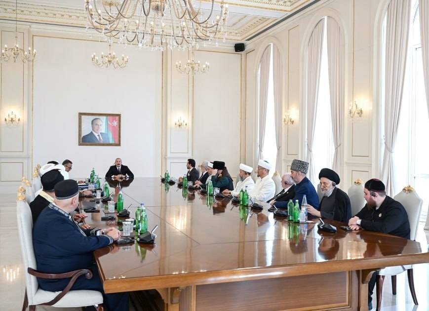 İlham Əliyev Bakıda keçirilən beynəlxalq konfransların iştirakçılarını qəbul edib 1 photo 2026 09 15 12 28 24