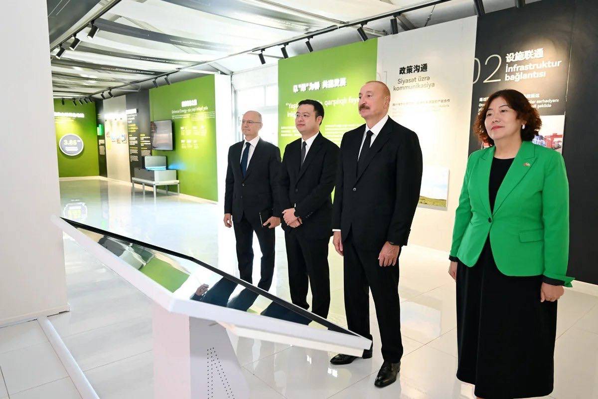 Prezident İlham Əliyev “Qobustan” Günəş Elektrik Stansiyasının açılışında iştirak edib 7 photo 2026 09 16 12 27 43