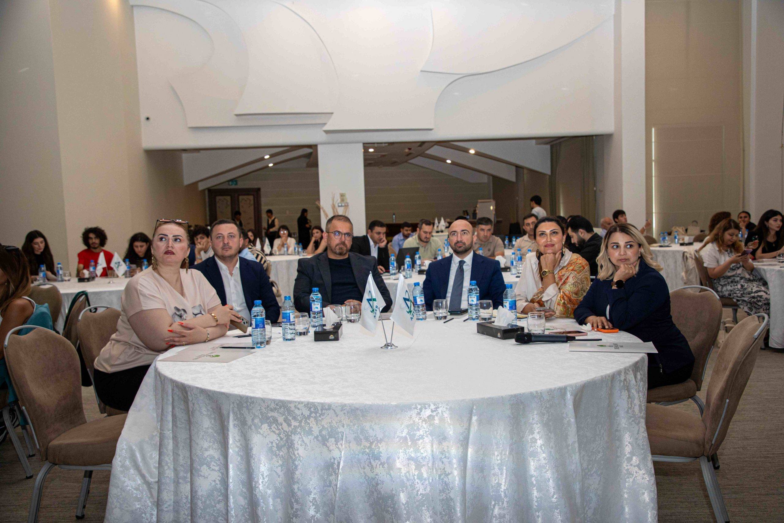 “Azərsun Holdinq” “Süni intellekt dövründə effektiv sayt idarəetməsi” mövzusunda təlim keçirib 8 əsas 9 scaled